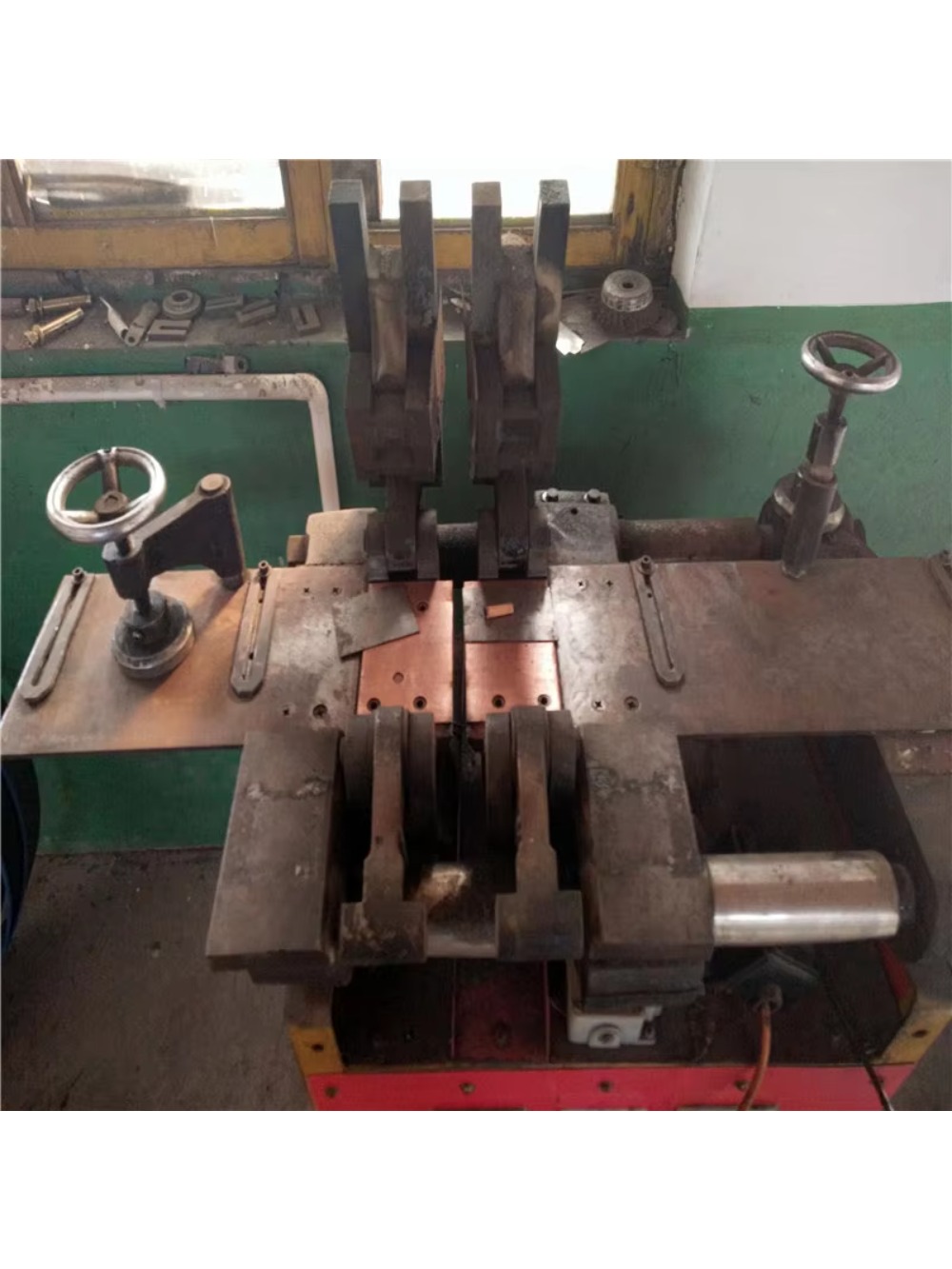 آلة لحام شفرات المنشار الشريطي - مراجعة Band Saw Blade وسعره
