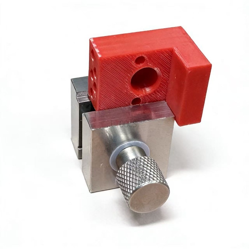 منجلة صغيرة من الفولاذ المقاوم - مراجعة Woodworking Bench Vise وسعره